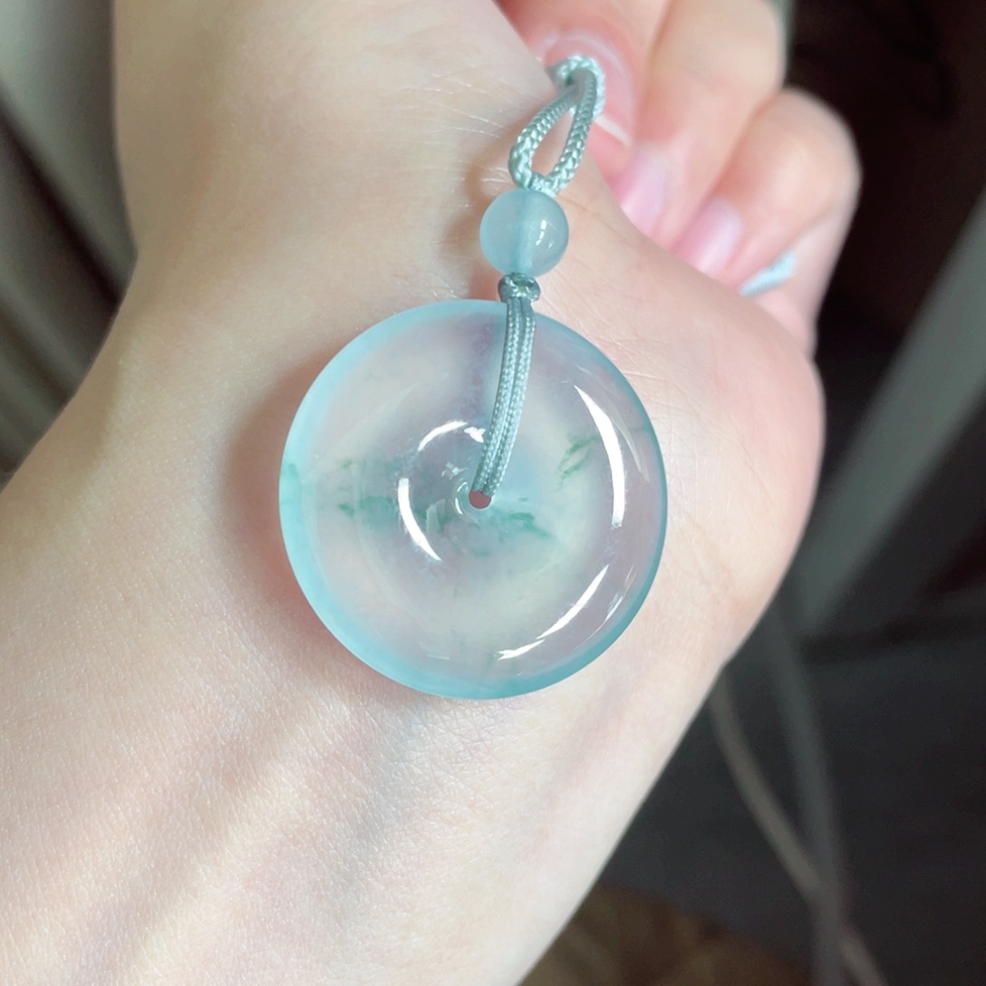 翡翠颈饰未镶嵌扣子