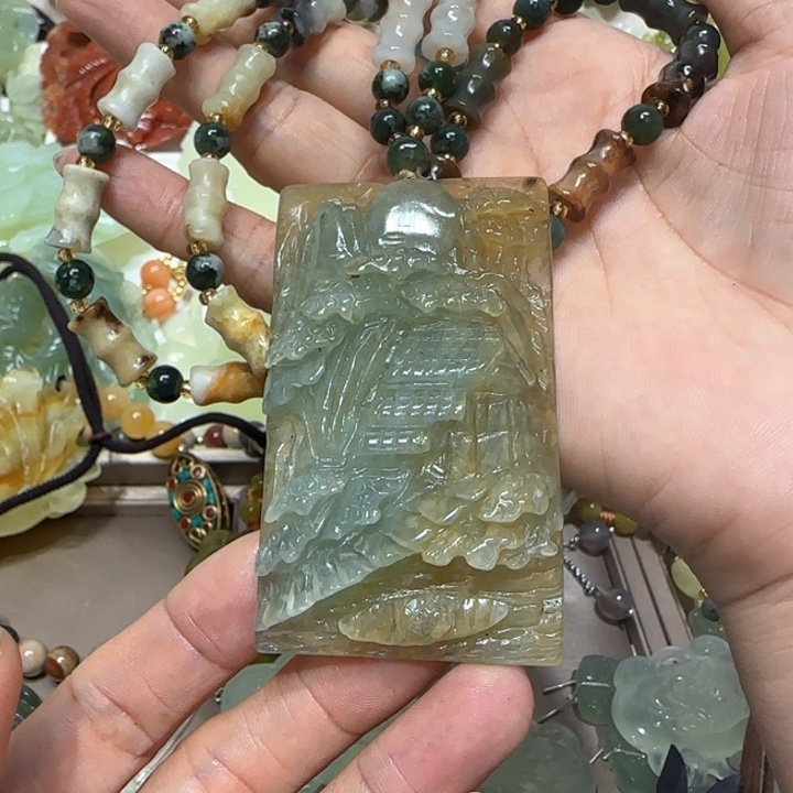 蛇纹石玉吊坠未镶嵌