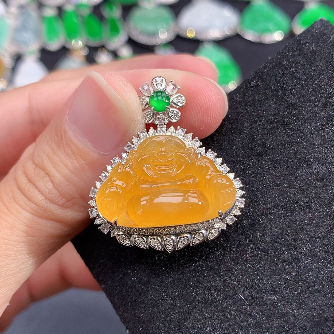 翡翠18K金镶嵌颈饰