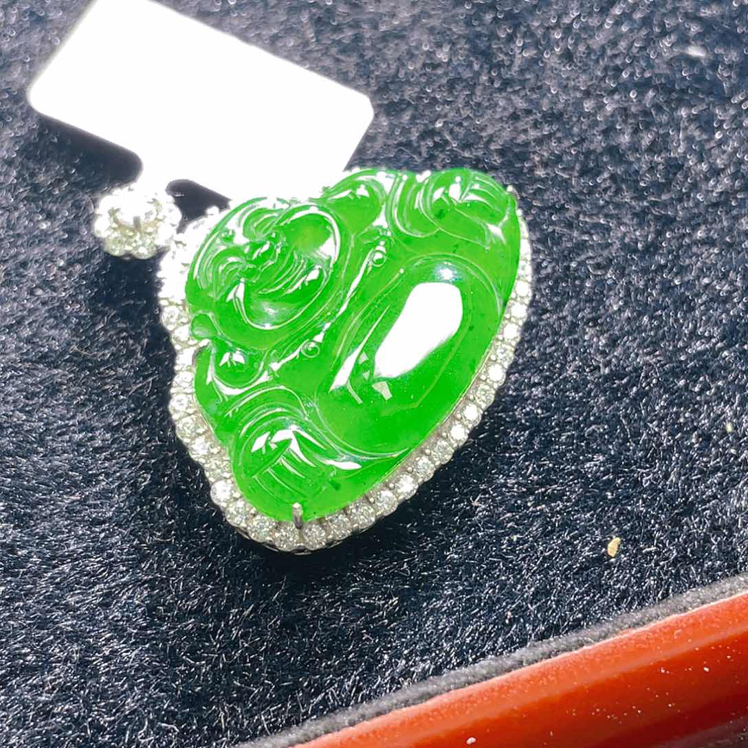 翡翠颈饰未镶嵌27，