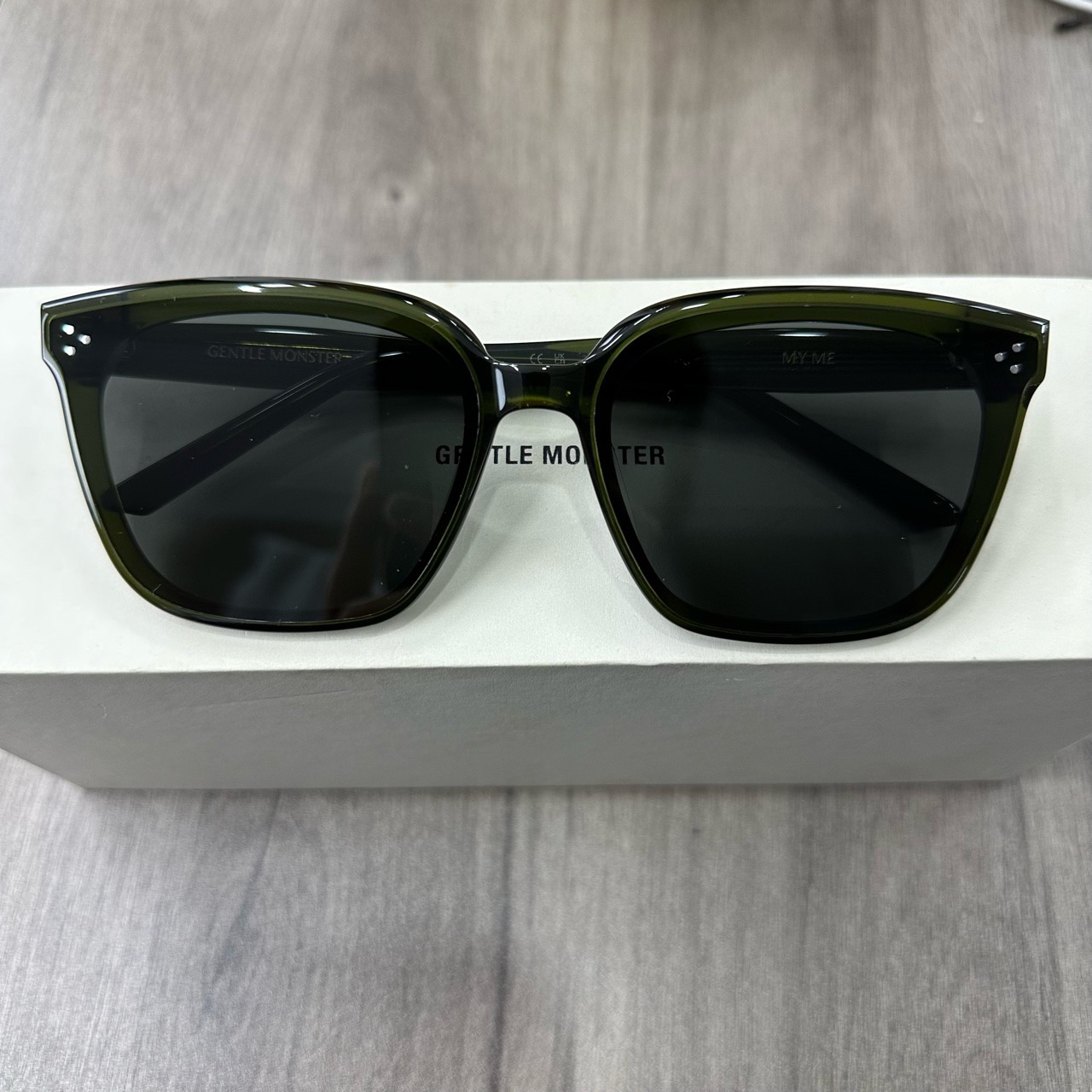 全新未使用 Maison Margiela/梅森马吉拉 GM “MY ME”墨绿色墨镜