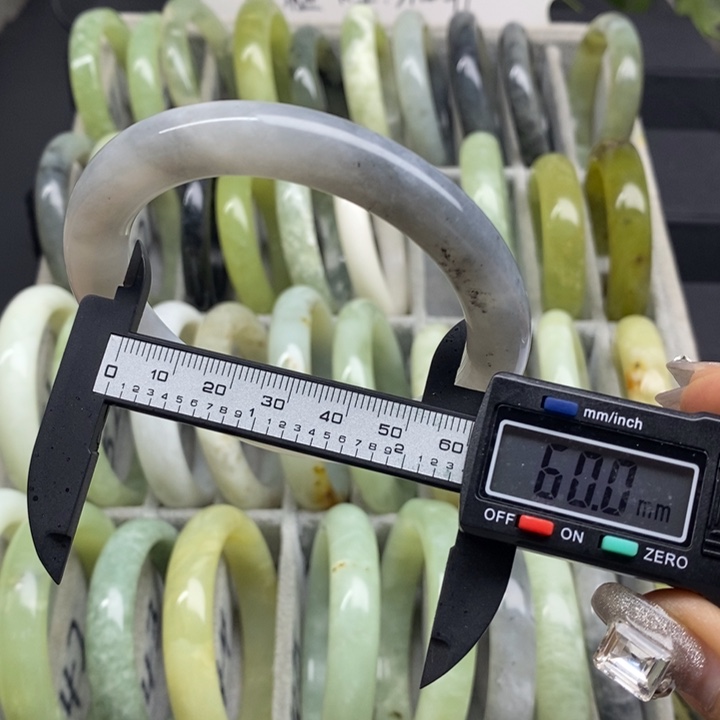 蛇纹石玉手镯67未镶嵌