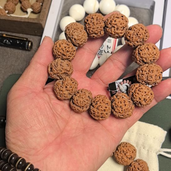 金刚菩提手串五星蜂王大金刚手串，23左右尺寸，原皮原色的