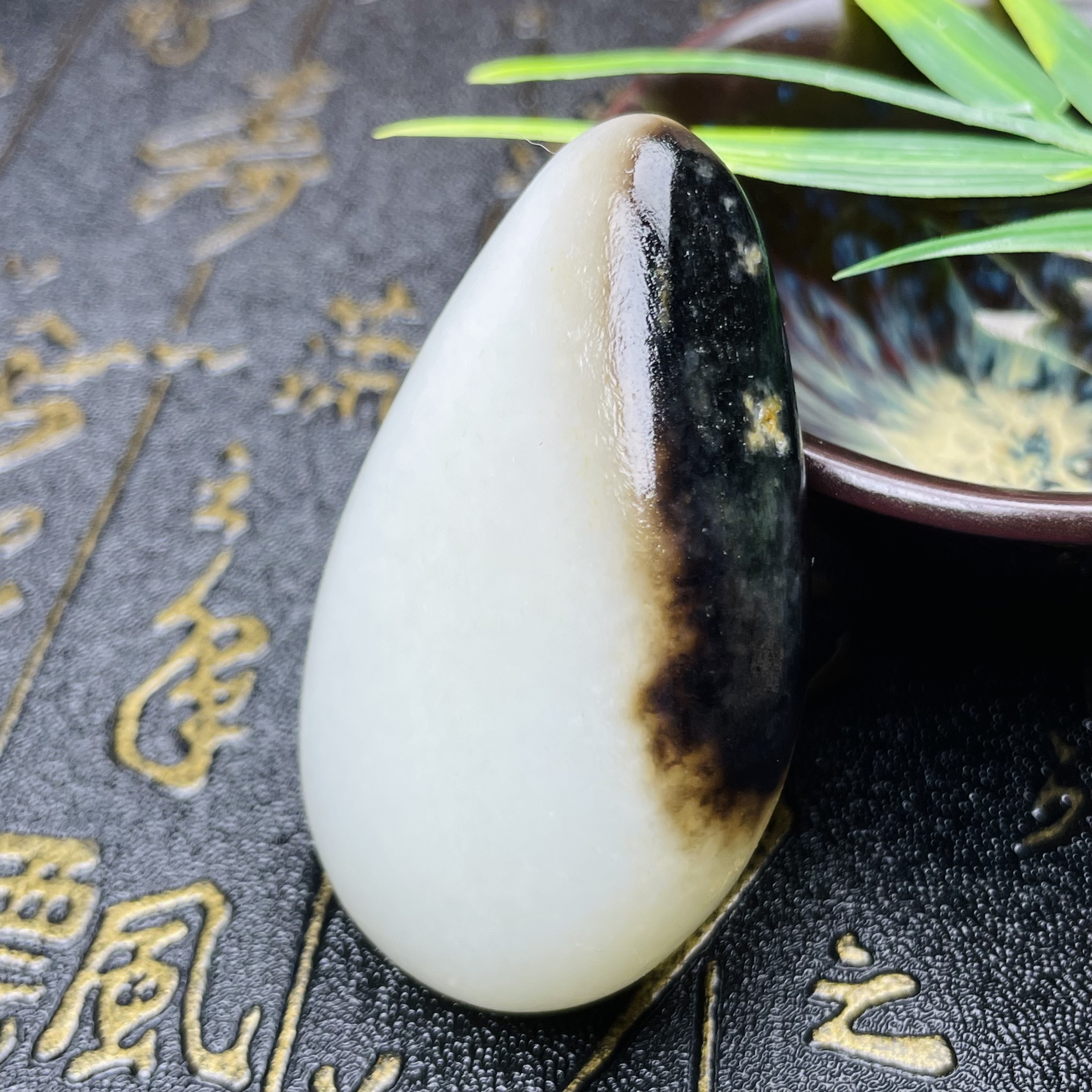 和田玉原石俄料俄独籽吊坠 无修三色白玉大开门挂件