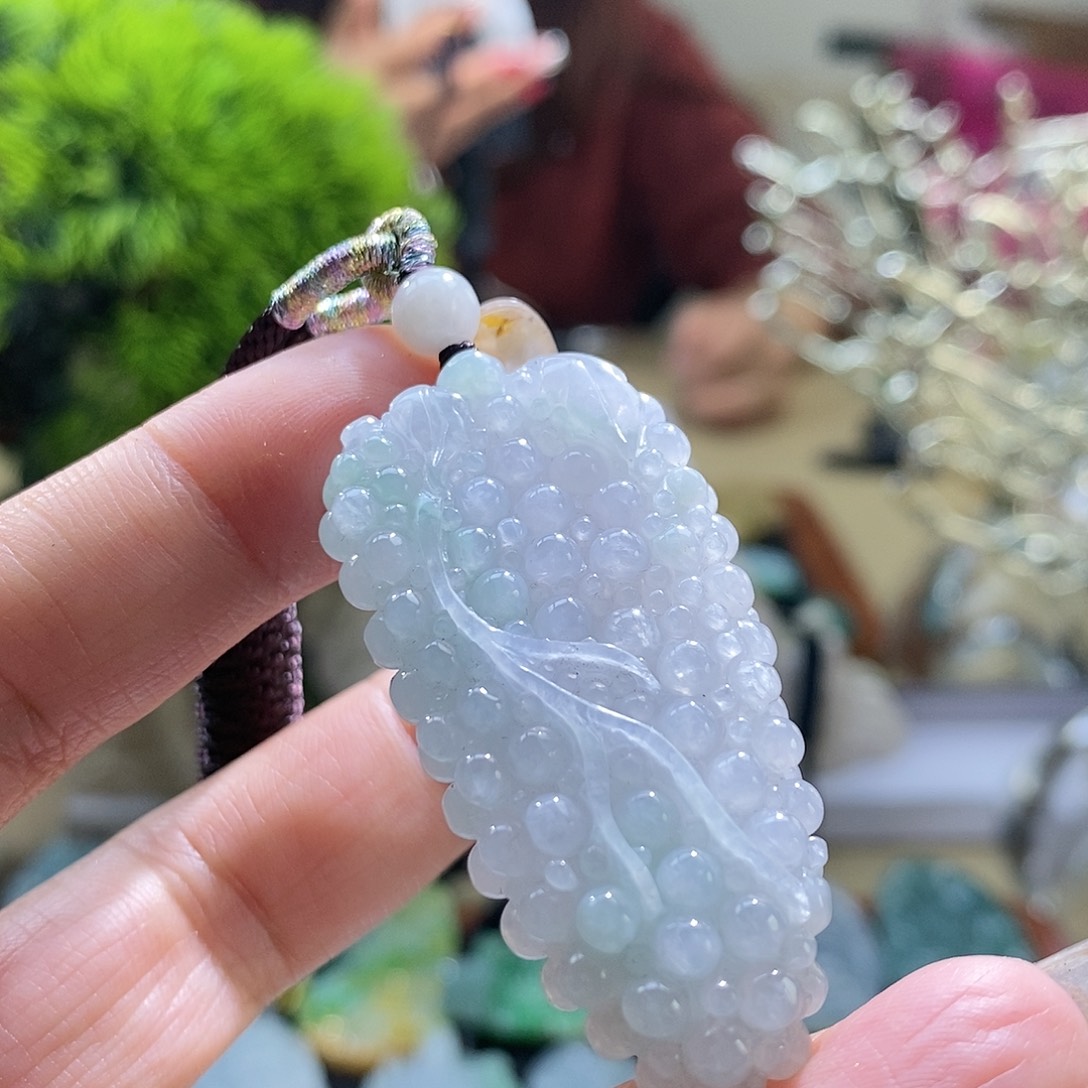 【闪购商品】翡翠颈饰未镶嵌葡萄