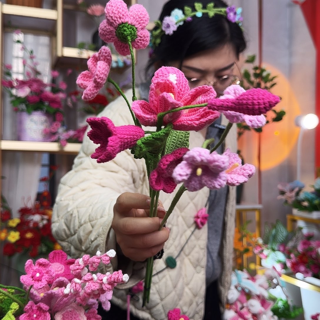 手工钩织设计花束