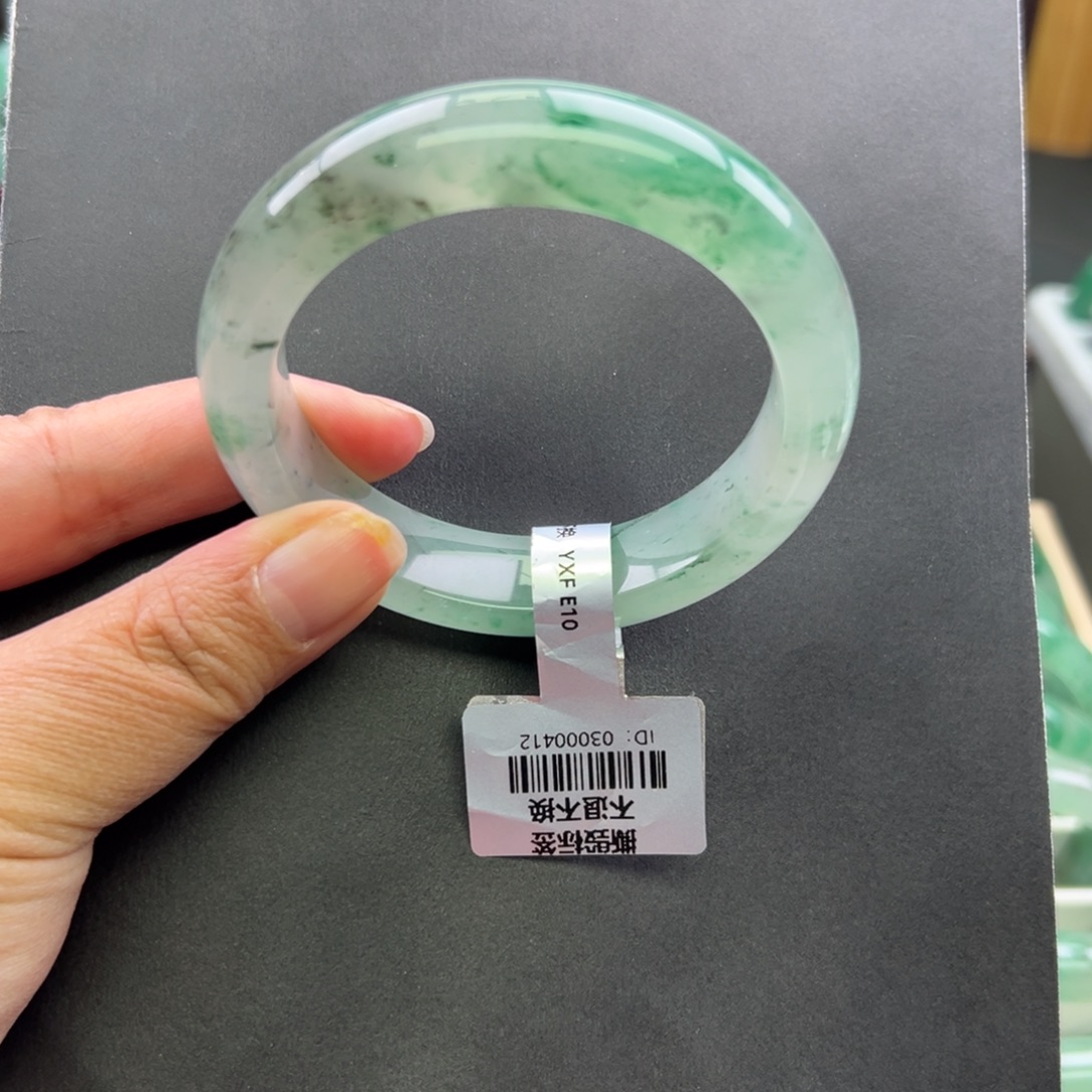 石英质玉未镶嵌手镯+菩提55.9