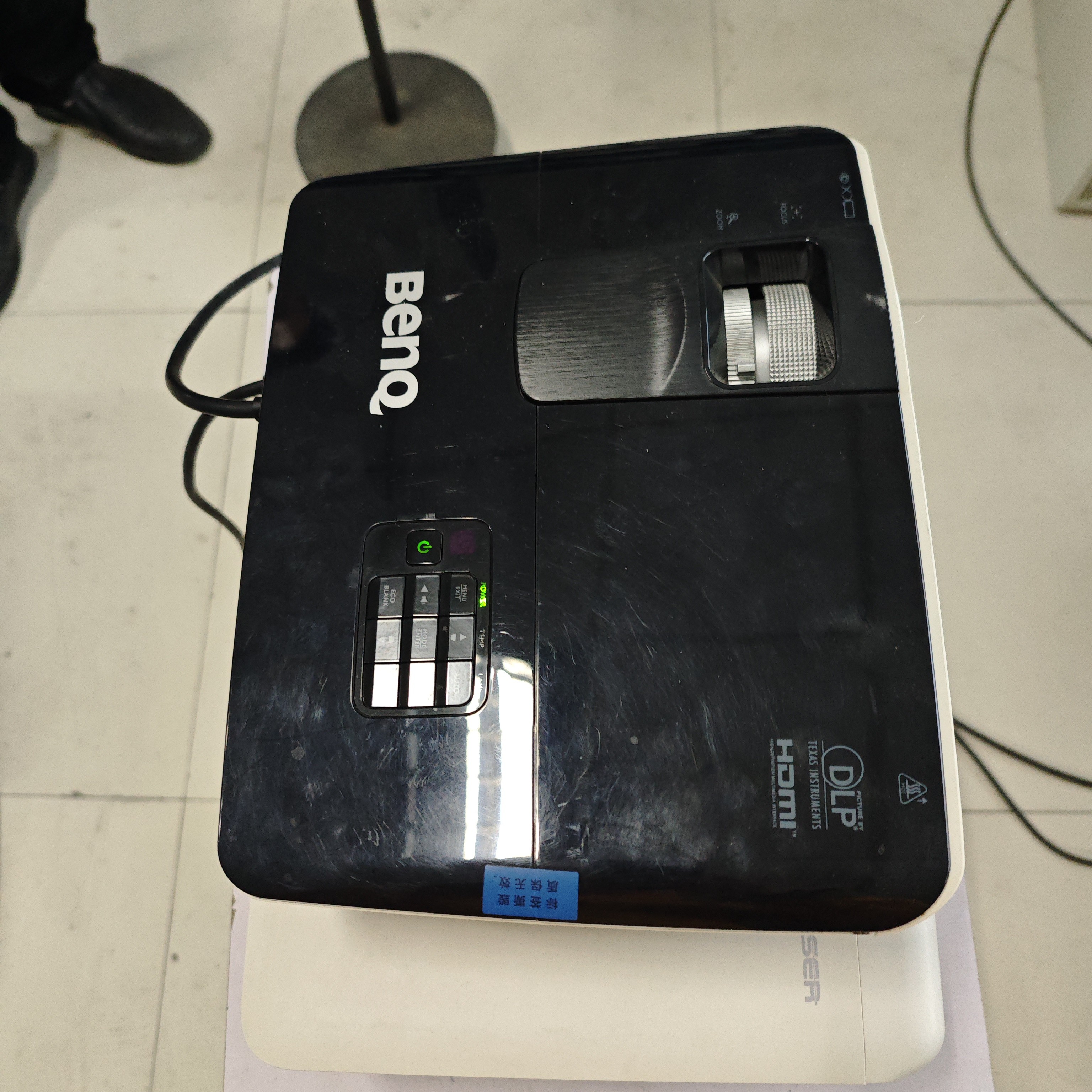 高清短焦投影仪运费到付