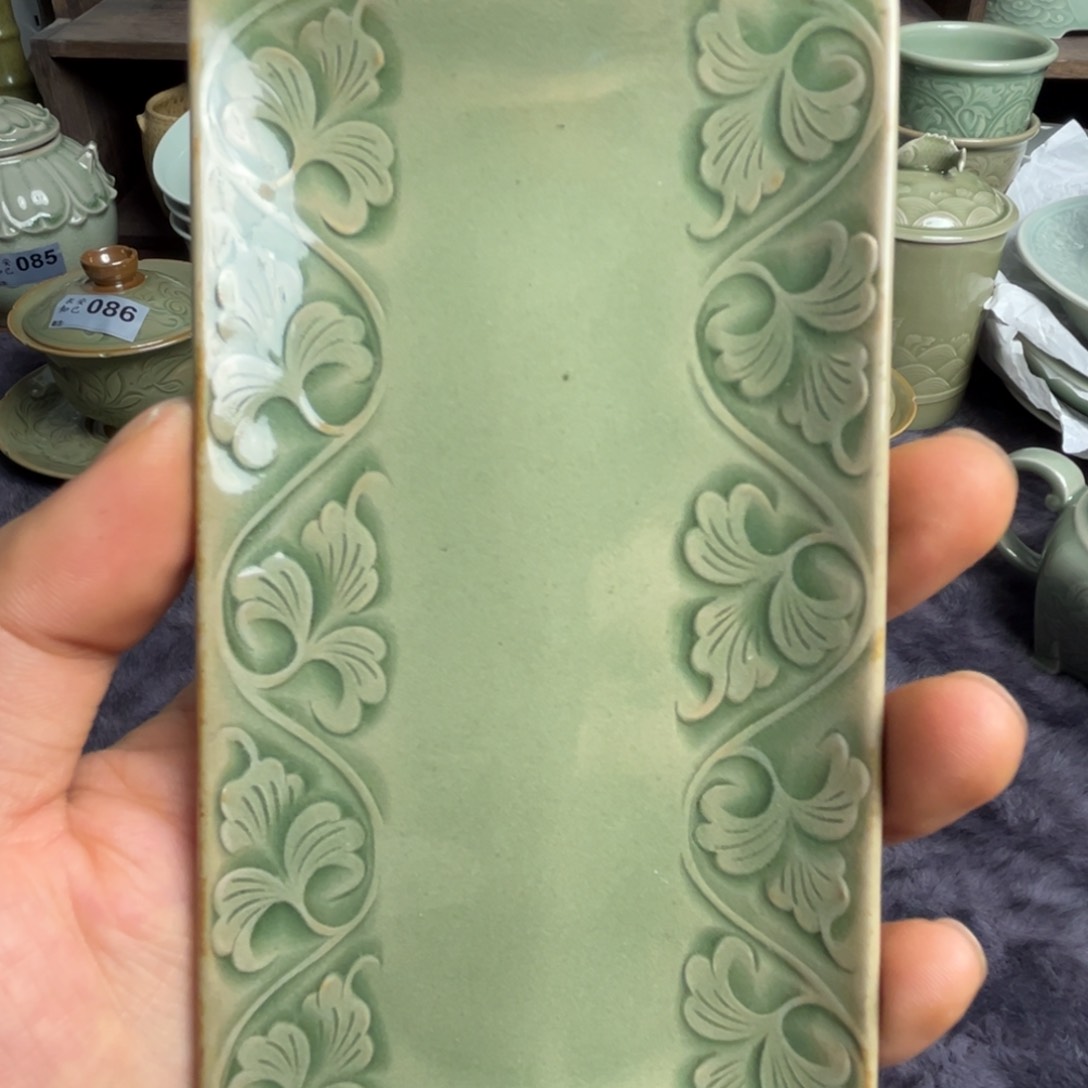 瓷手工刻花毛巾碟子