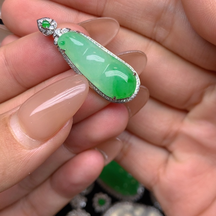 翡翠18K金镶嵌吊坠(不含链)