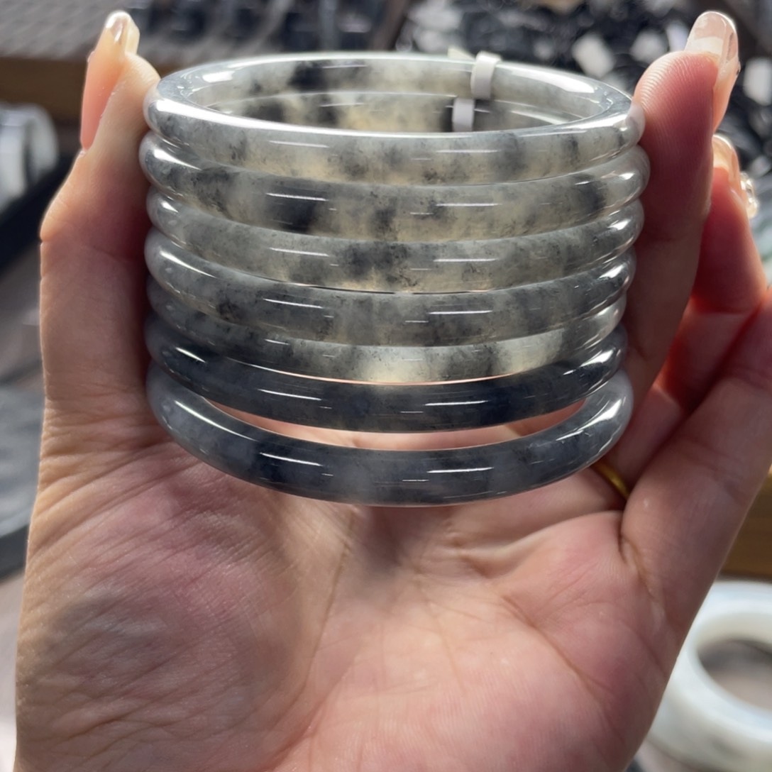 定制翡翠天然翡翠手镯多样性发一个未镶嵌