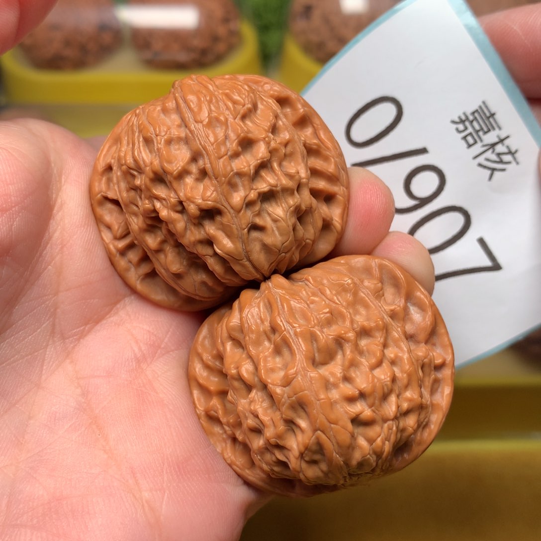 文玩核桃把件山地正磨40