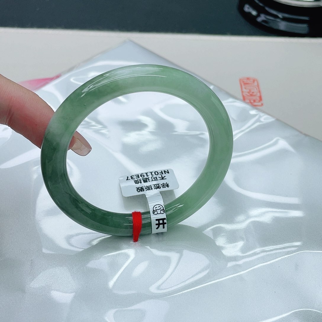 翡翠手镯未镶嵌圆54