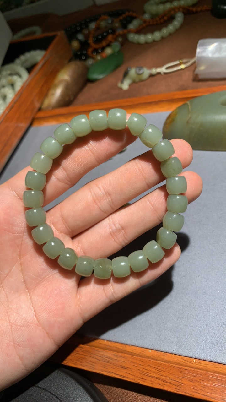 新疆和田玉精工单圈手串