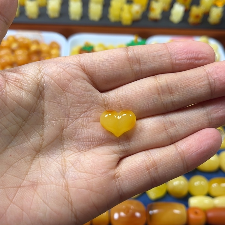琥珀未镶嵌裸石卡15加屁桃爱心开孔定制不退1.2