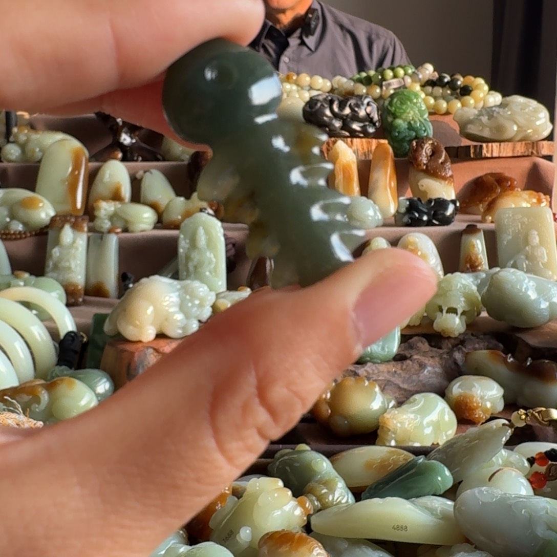 和田玉（糖玉）未镶嵌颈饰