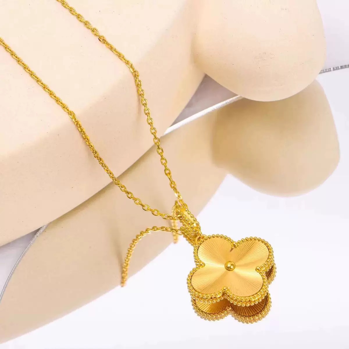 时尚气质百搭精致镭射四叶草款项链