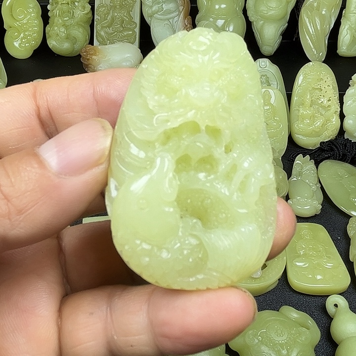 和田玉（糖玉）未镶嵌颈饰