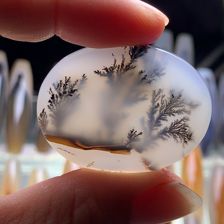 玛瑙/玉髓颈饰未镶嵌107有瑕