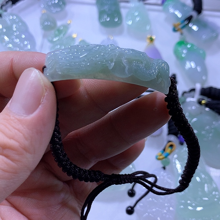 翡翠颈饰未镶嵌天然翡翠A货吊坠