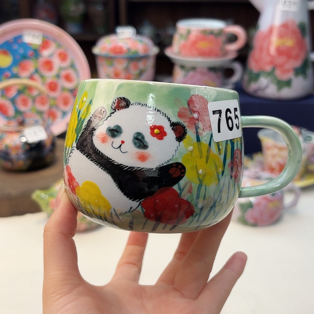 瓷片兔兔的小可爱