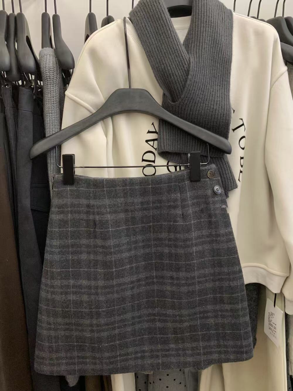 我们家 冬季上新羊毛呢磨毛格子半身裙