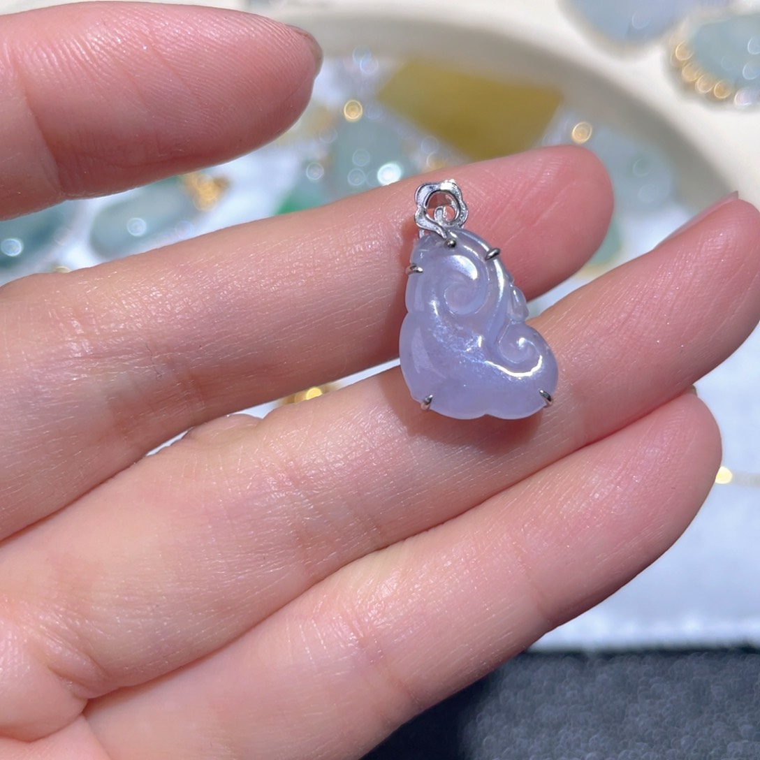 翡翠颈饰18K金镶嵌翡翠