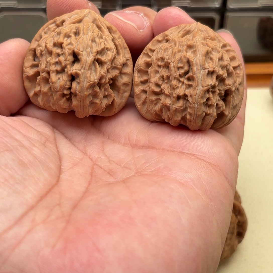 把件文玩核桃三角白