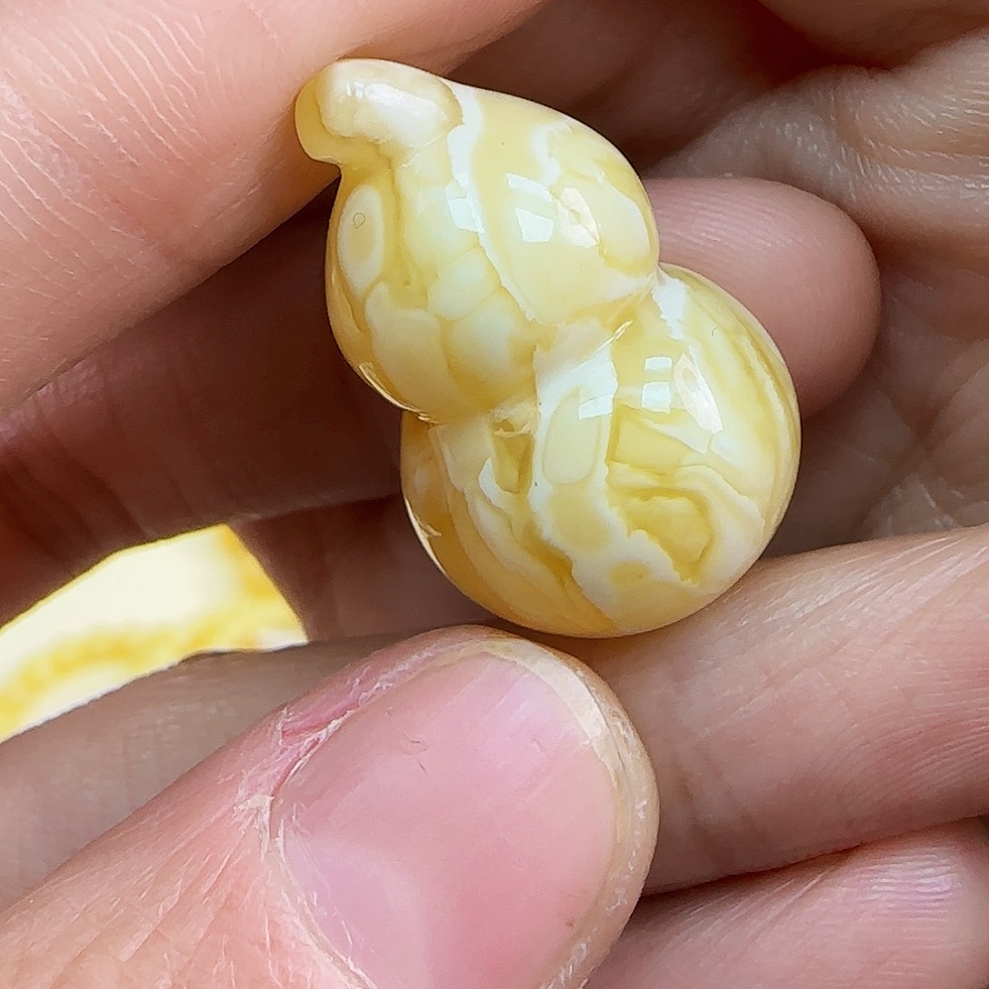 蜜蜡珠宝奇石未镶嵌