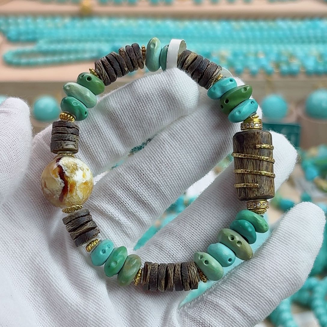 绿松石未镶嵌珠宝奇石