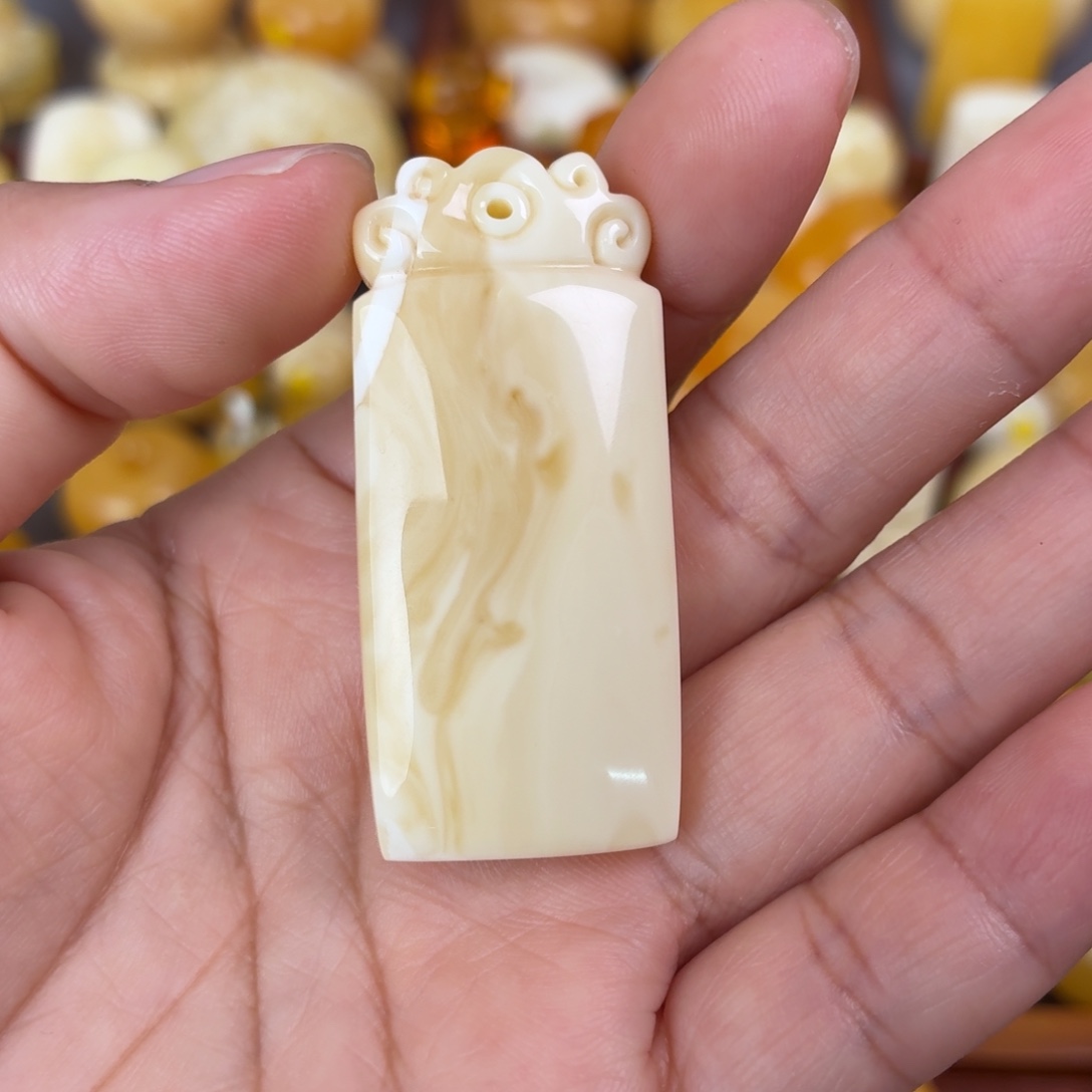 蜜蜡未镶嵌吊坠(不含链)如意无事牌