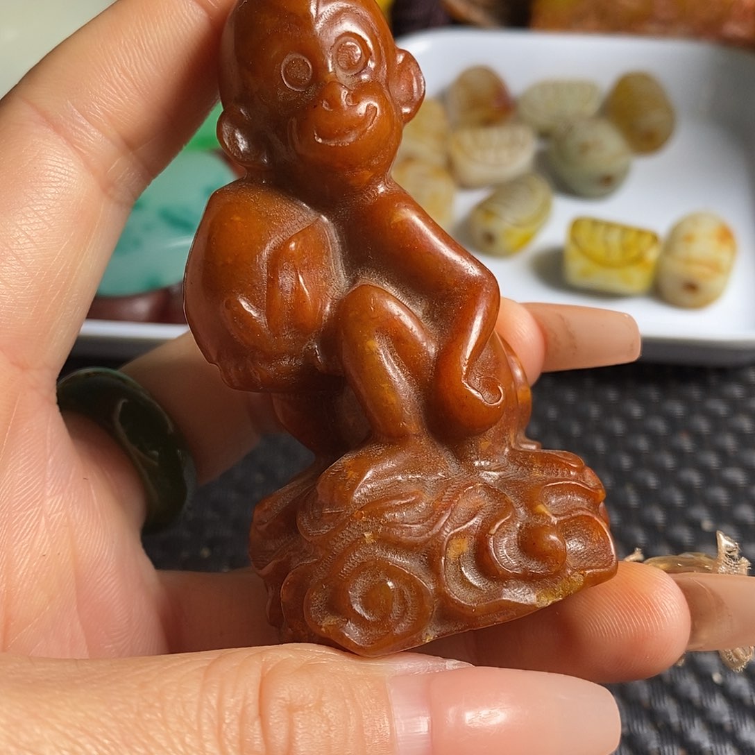 岫岩老玉（透闪石质玉）未镶嵌珠宝奇石