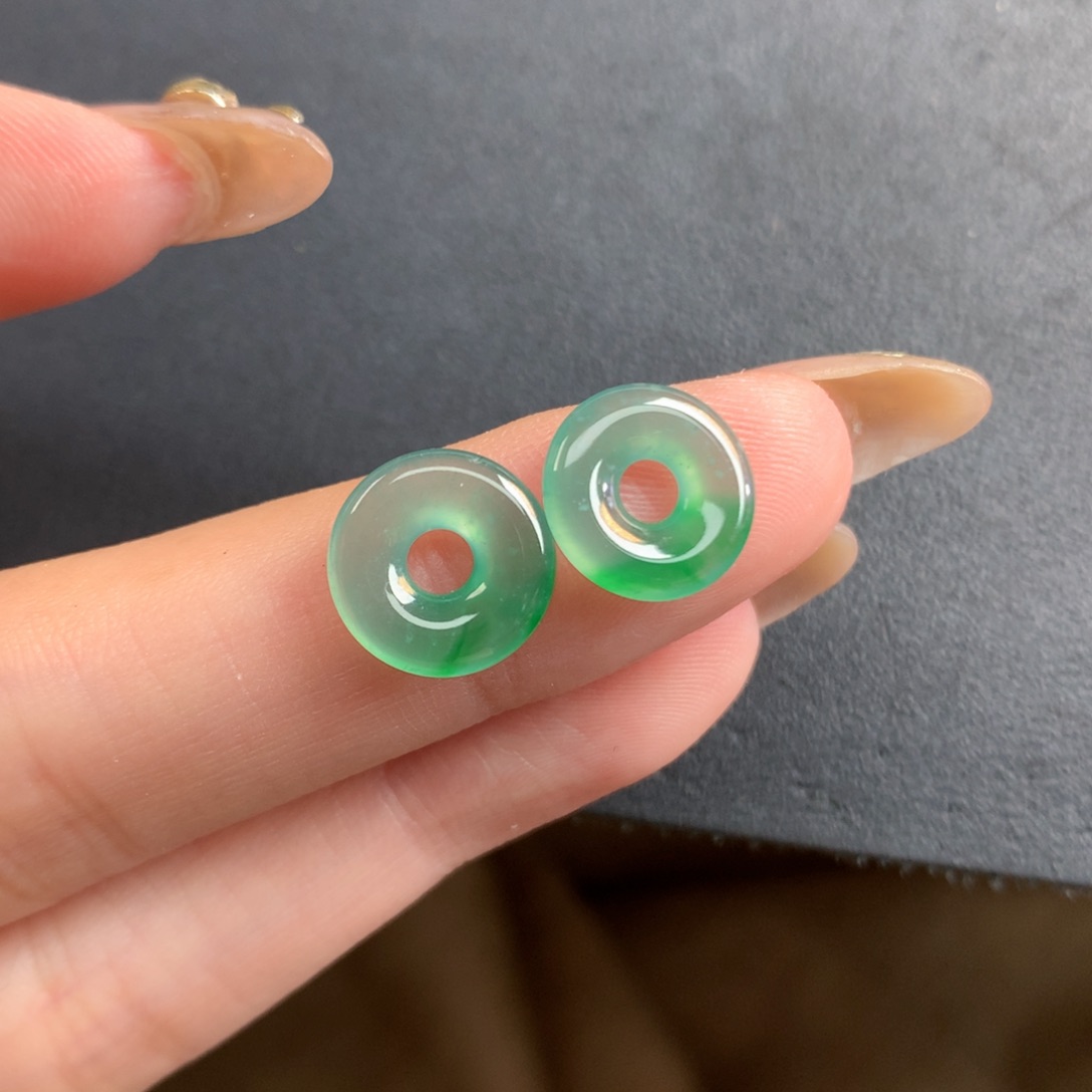 翡翠裸石11.36/2.57甜甜圈