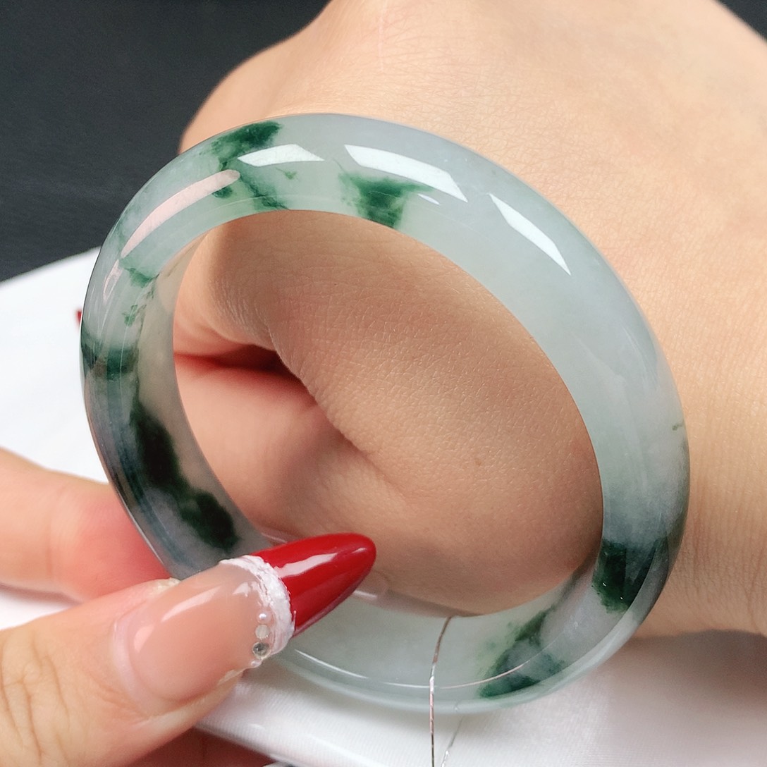 翡翠手镯未镶嵌54贵