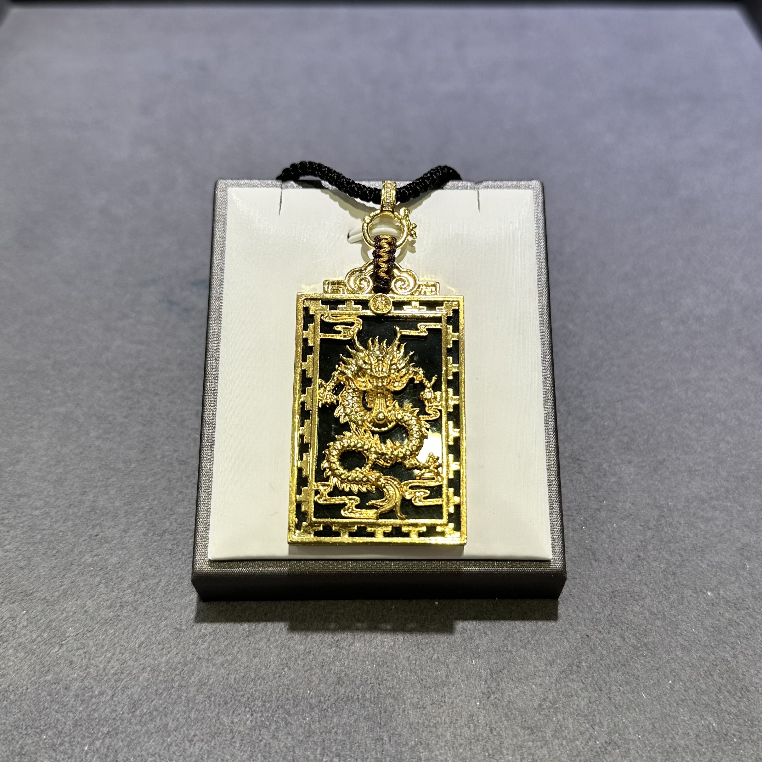 【老板娘珠宝专享】龙牌和田玉吊坠精美挂件多样性发一 合金