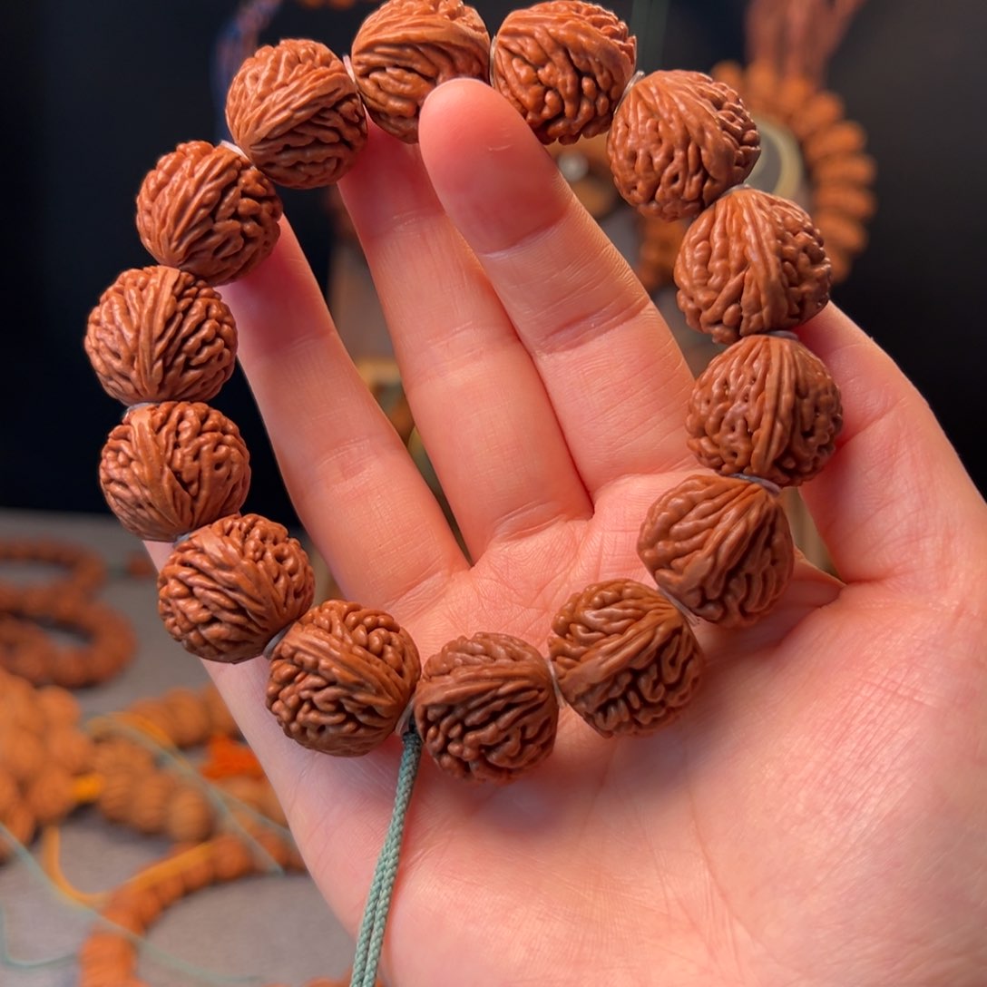 【闪购商品】桃核手串s***n19刺龙元宝