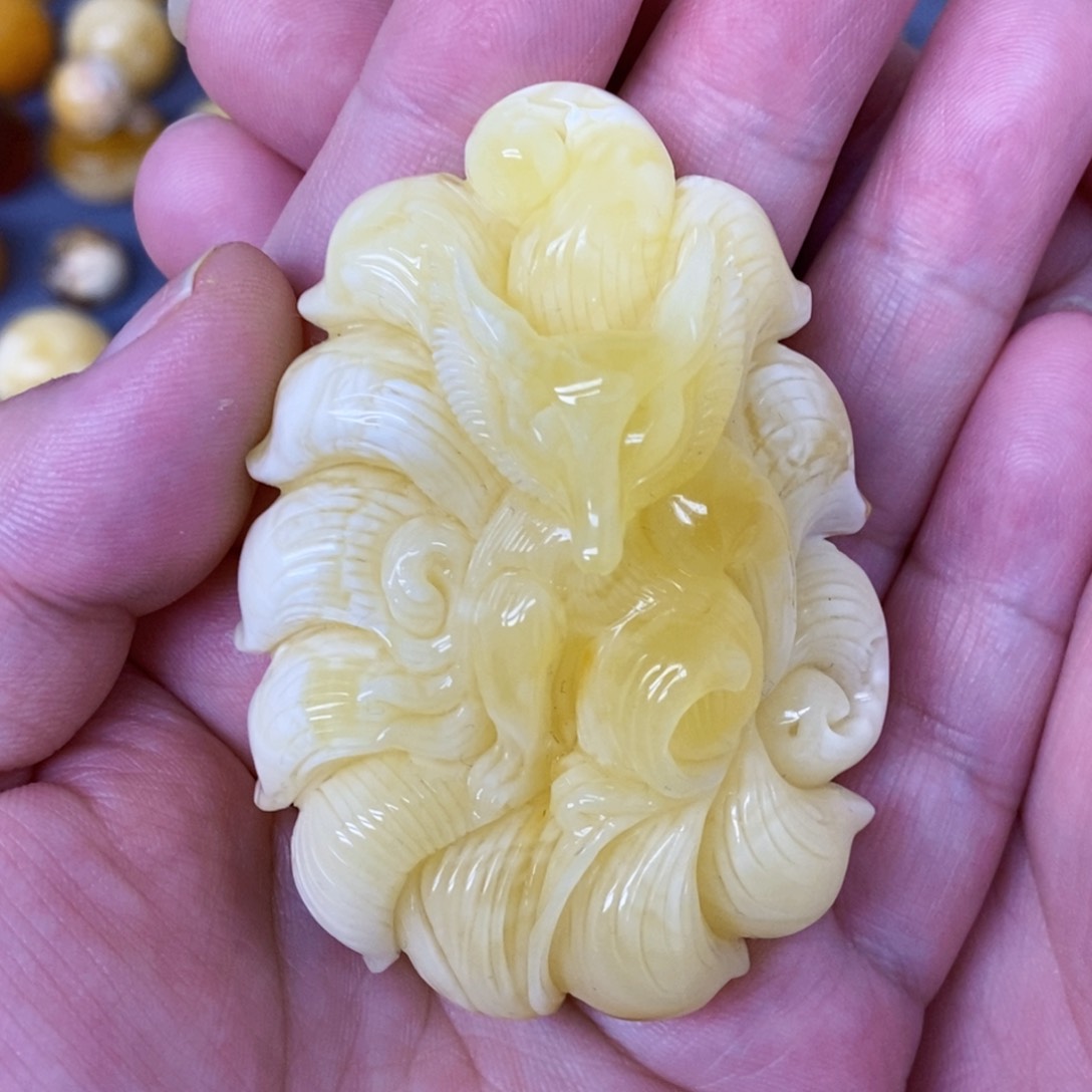 琥珀珠宝奇石未镶嵌