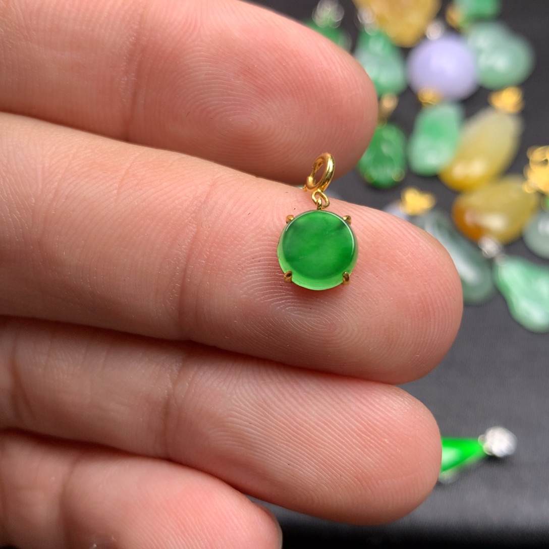 【闪购商品】颈饰18K金镶嵌翡翠翡翠