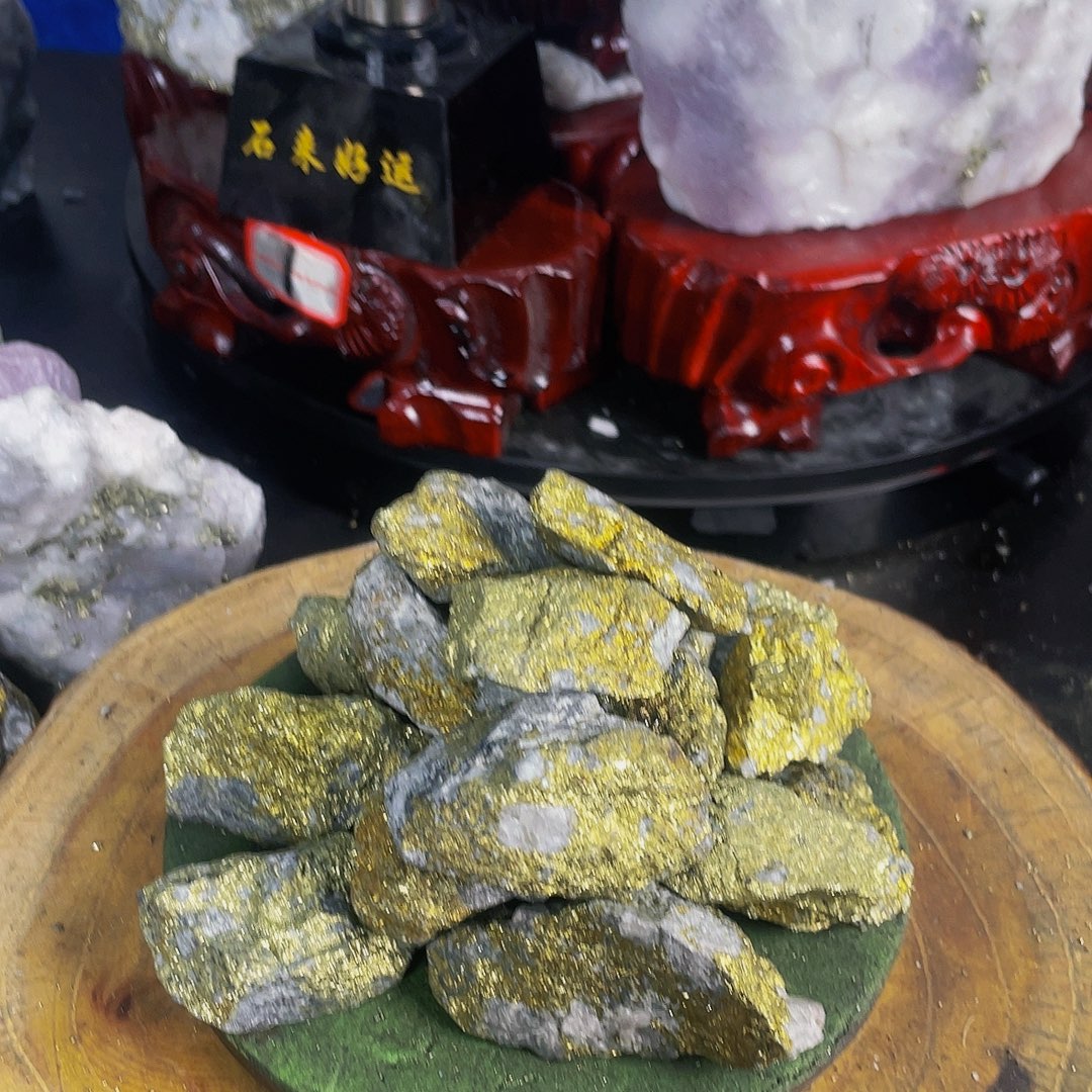 石材天然金矿石手把件