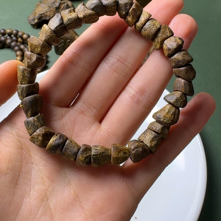 沉香手串玉*海南白棋树丁香老料9克