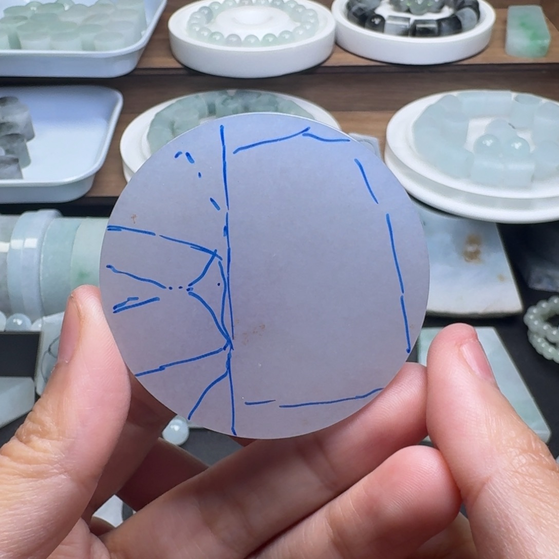 对***u定制翡翠未镶嵌定制一个素衣观音一个佛公