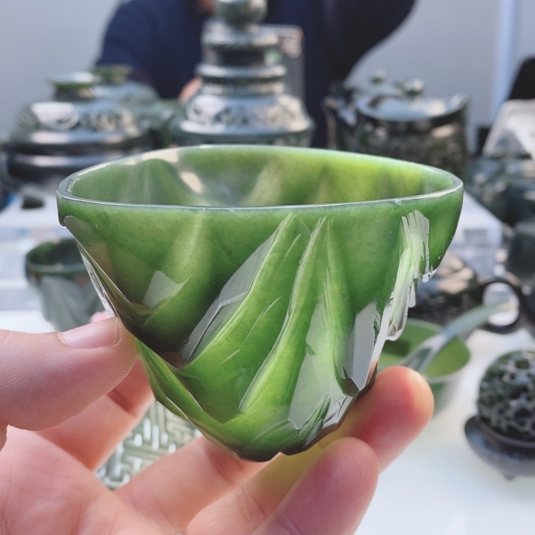 和田玉（青玉）把件未镶嵌微瑕，微瑕