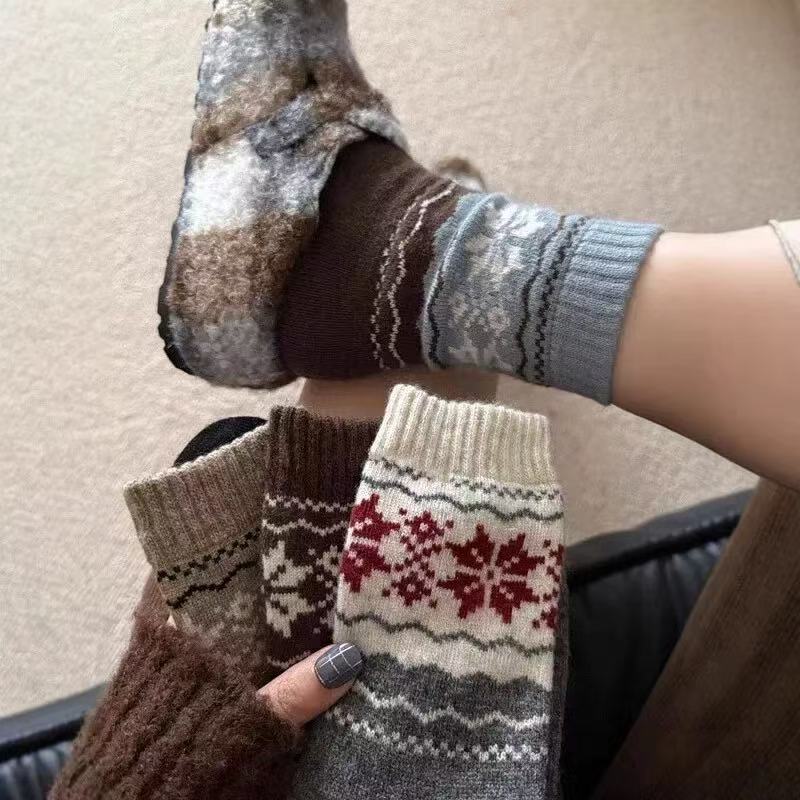 A-2新款秋冬费尔岛风雪花中筒毛圈女款中筒袜子