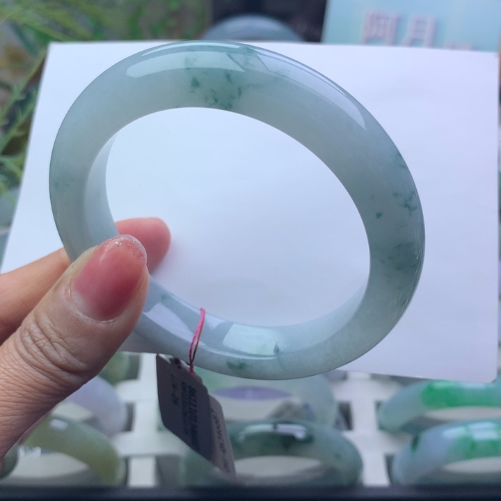 翡翠手镯未镶嵌天然翡翠手镯