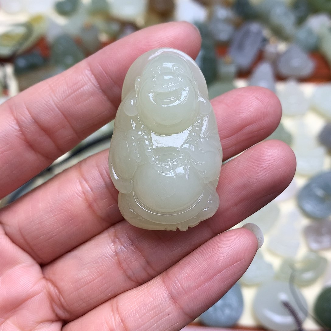 和田玉颈饰未镶嵌忆**年