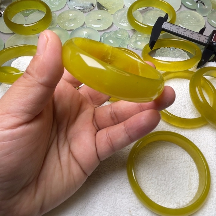 岫玉吊坠(赠链)未镶嵌ᴴ**ᵉ