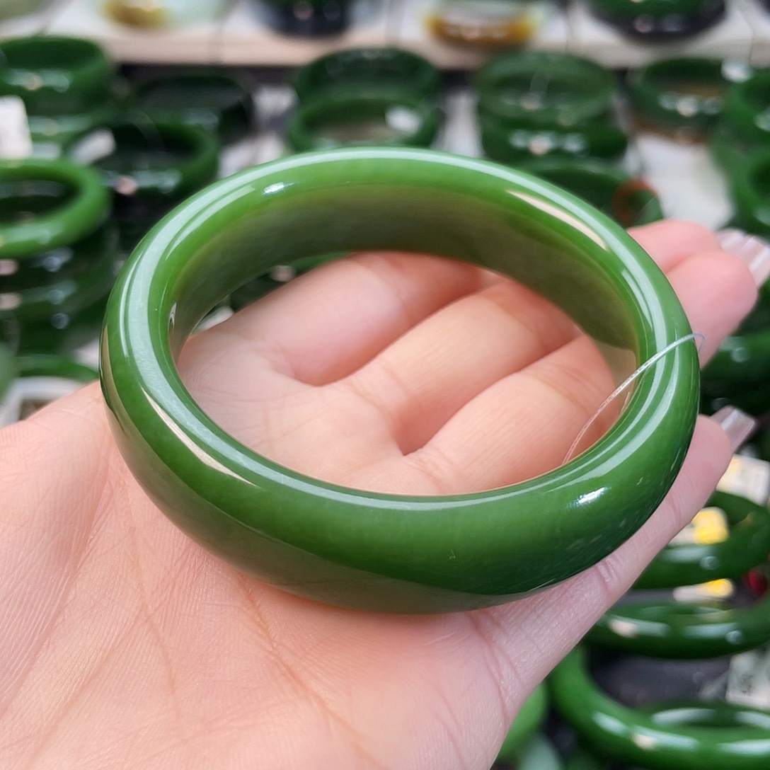 和田玉（碧玉）手镯未镶嵌