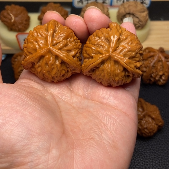 文玩核桃把件（****）工艺三棱