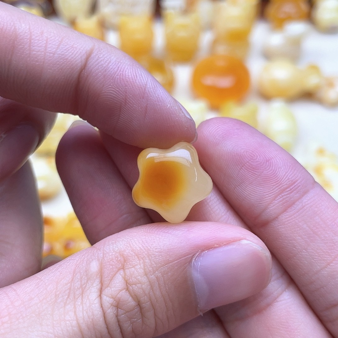 琥珀裸石未镶嵌蜜蜡