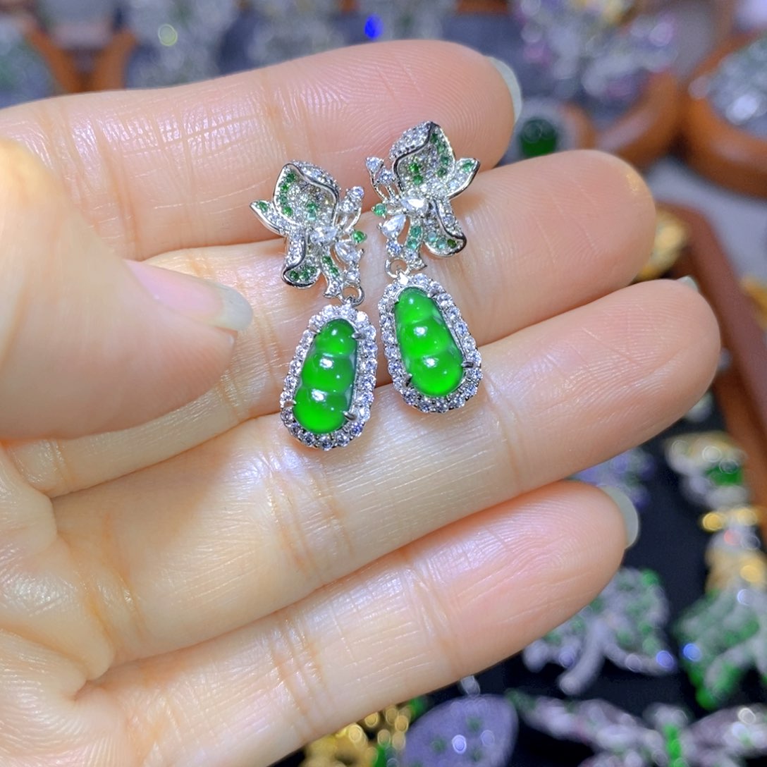 翡翠颈饰银S925镶嵌天然翡翠